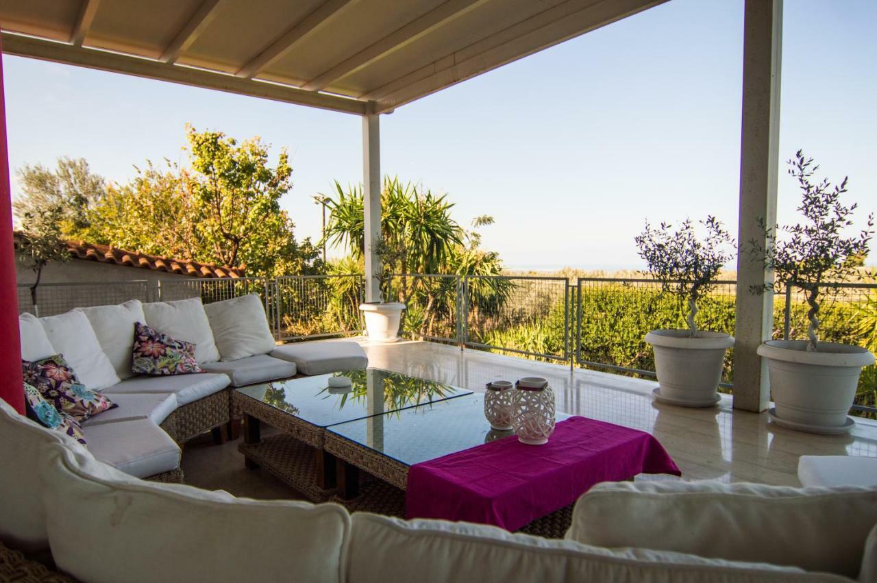 Country Villa Peloponnese With Tennis Court And Pool Zevgolateíon Dış mekan fotoğraf