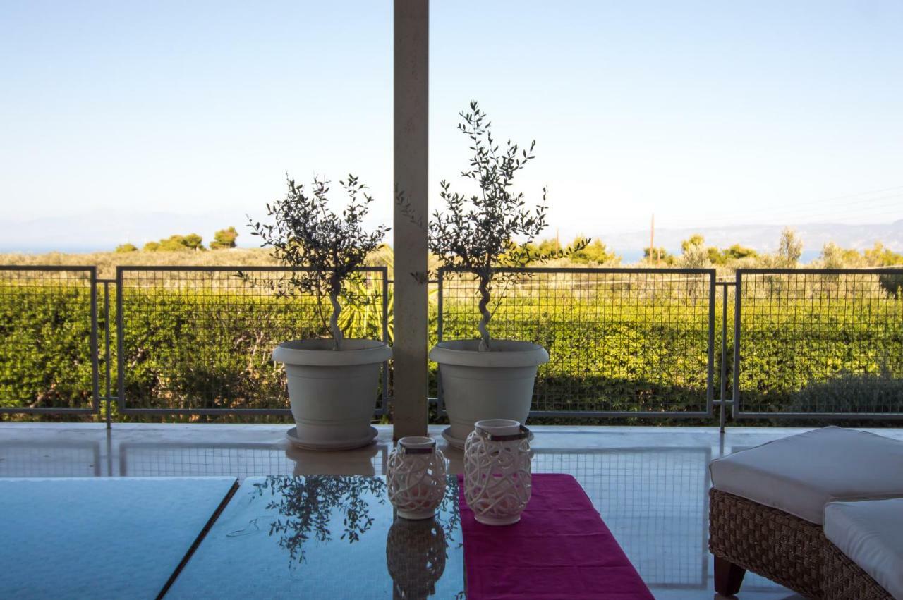 Country Villa Peloponnese With Tennis Court And Pool Zevgolateíon Dış mekan fotoğraf